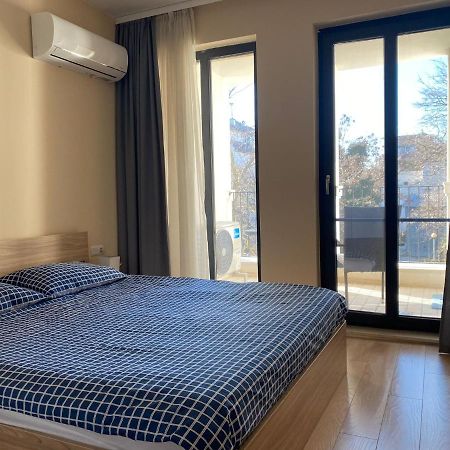 Brand New Apartment With Outdoor Swimming Pool Varna Extérieur photo
