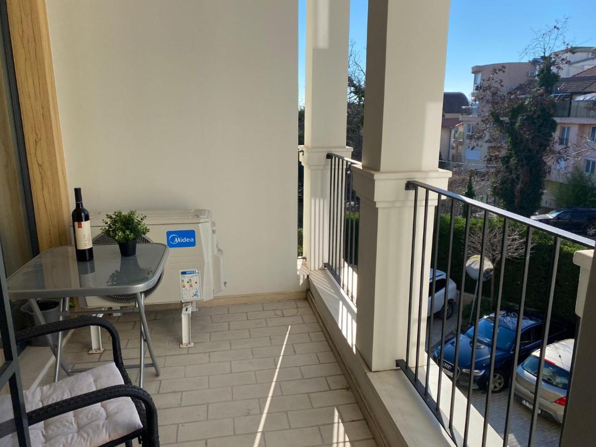 Brand New Apartment With Outdoor Swimming Pool Varna Extérieur photo